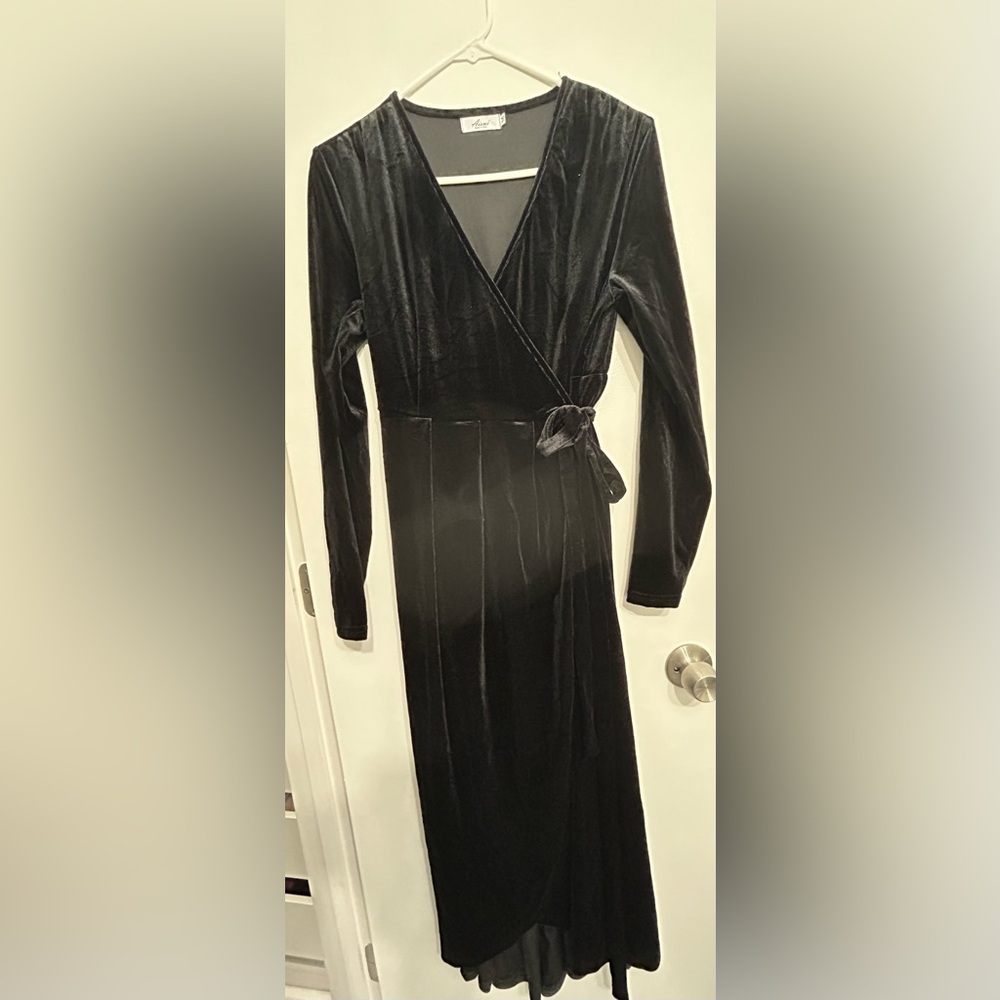 Velvet maternity wrap dress